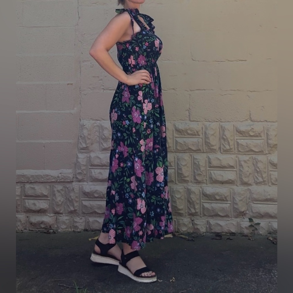 Floral Maxi Dress - Black and Pink - Picture 3 of 7
